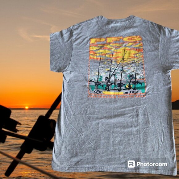 Men's Columbia PFG Performance Fishing Gear T Shirt Size L Gray Sunrise Boat - Picture 1 of 5